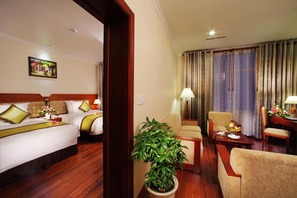 First Hotel - New Wing Khách sạn TP. Hồ Chí Minh
